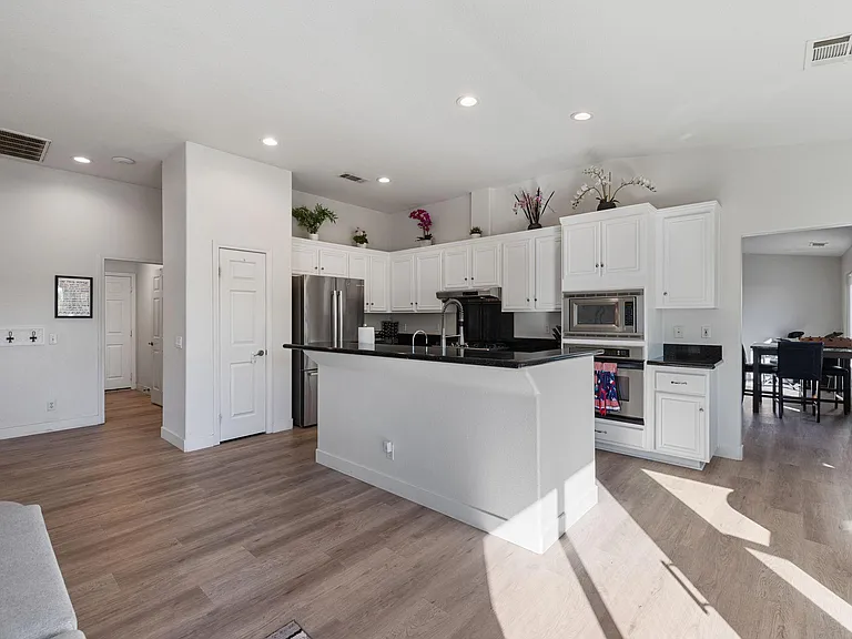 44660 Monticello Ave — Photo 17
