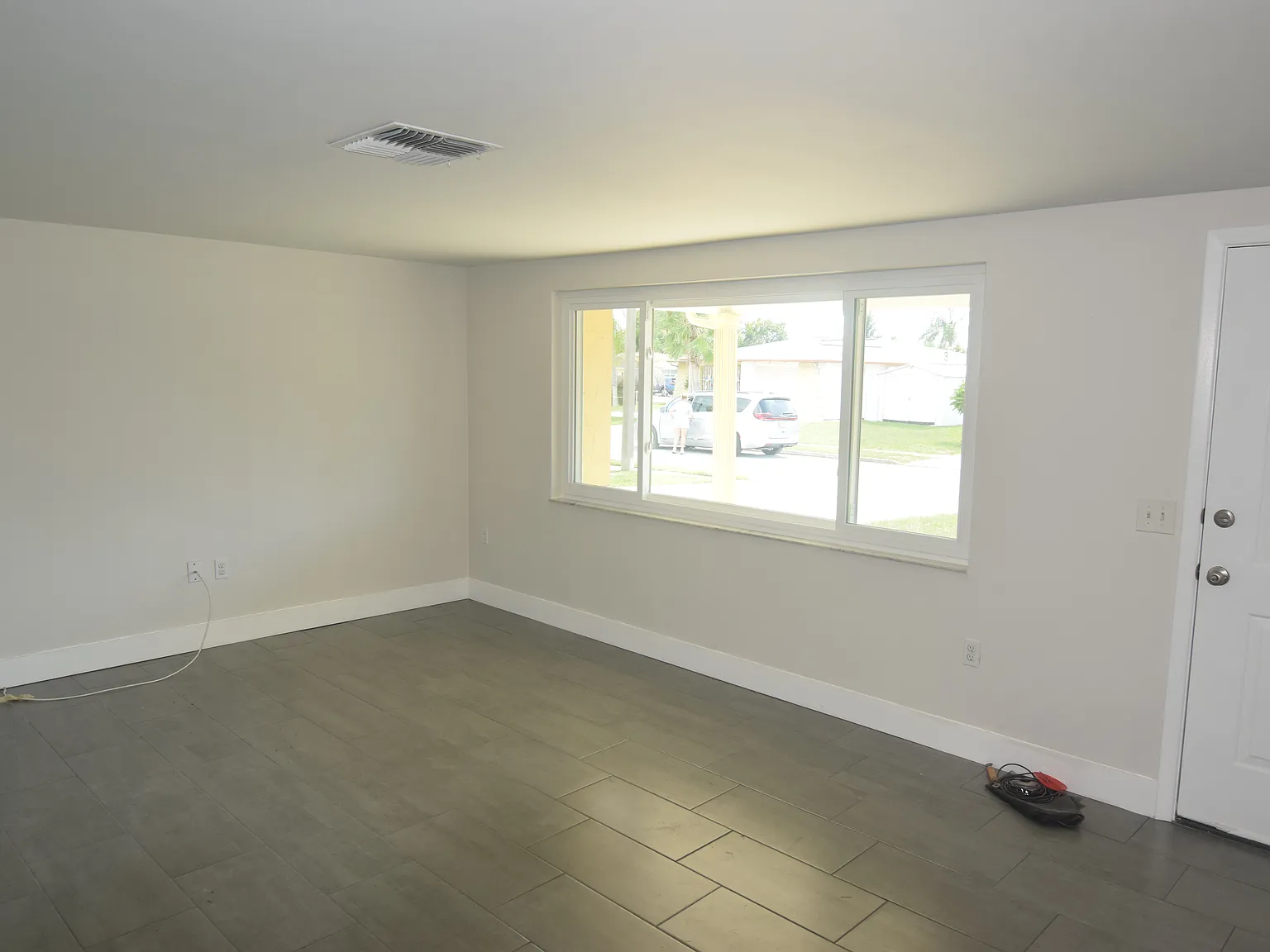 2 bed, 1128 sqft, $1,800 — Photo 2