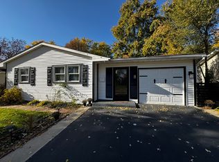 327 Tulsa Ave, Carpentersville, IL 60110