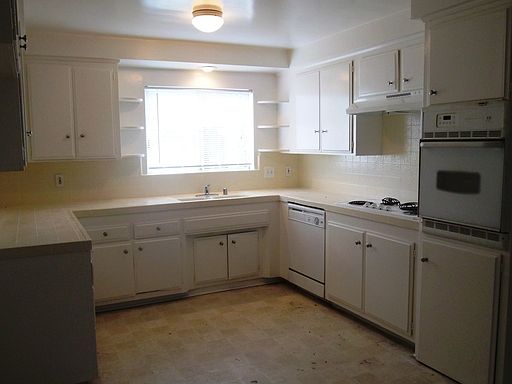 4th image of 404 E Hyde Park Blvd APT D