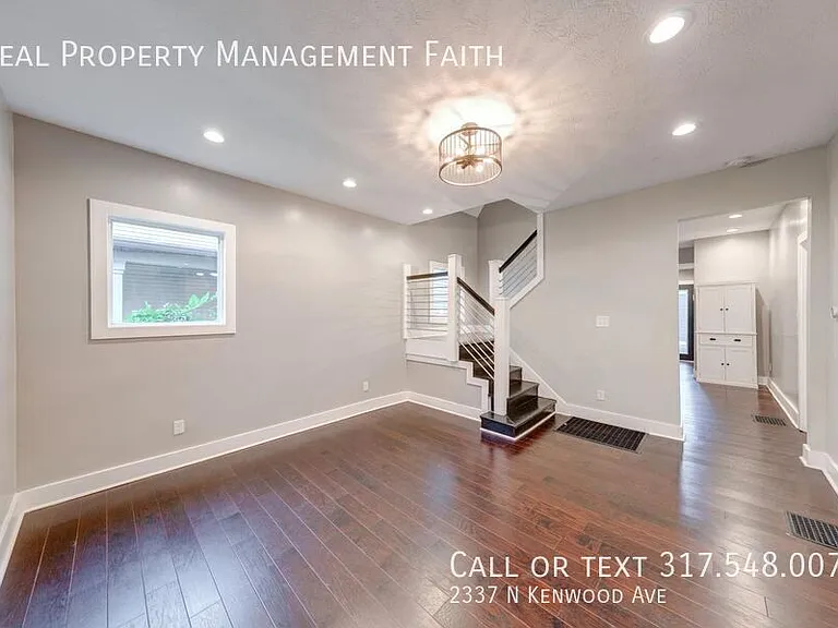 2337 N Kenwood Ave — Photo 3