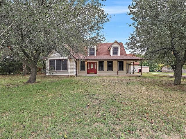 1st image of 703 Arapaho Dr