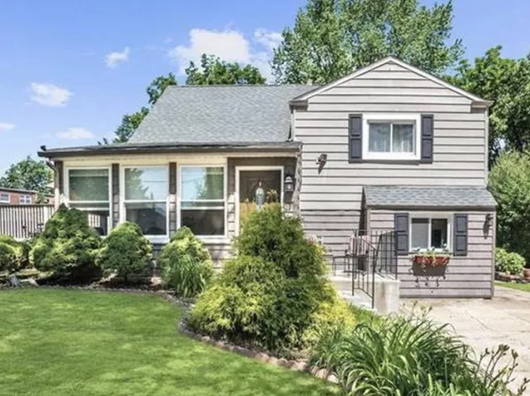 1313 Saint Mark Dr, Glendora, NJ 08029