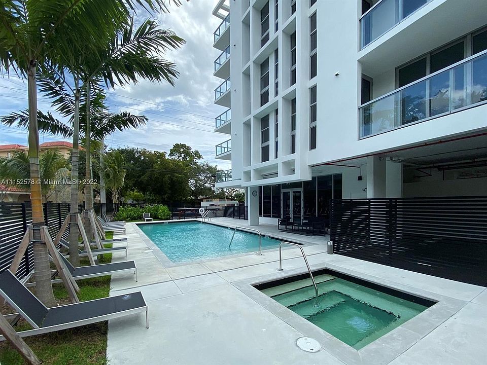 1st image of 13800 Highland Dr #302