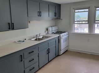 1108 Newport Ave FLOOR 3, Pawtucket, RI 02861