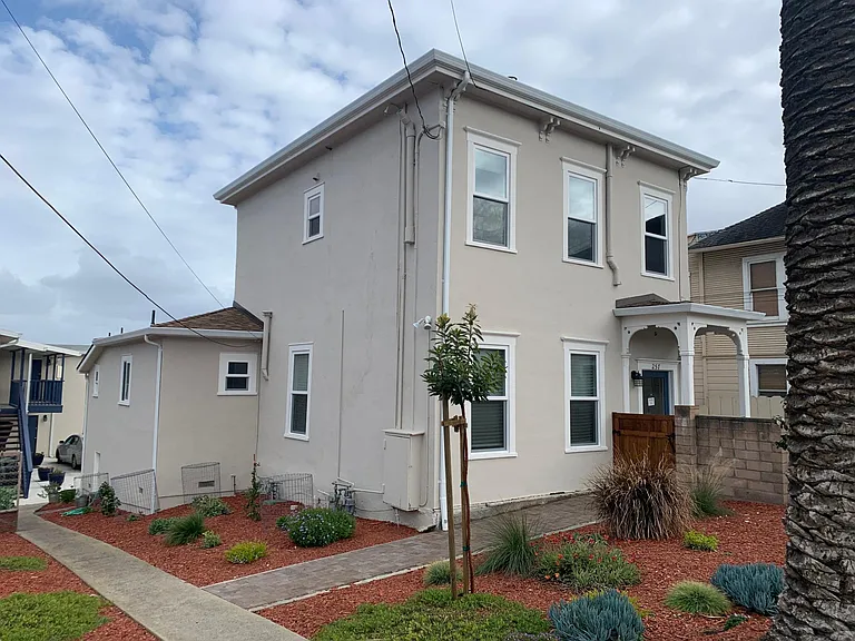 257 Van Buren St #D — Photo 12