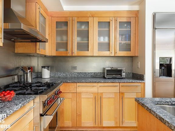 4th image of 401 Hicks St APT B4d