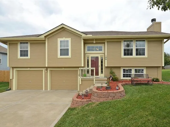 106 Spinnaker Dr, Smithville, MO 64089