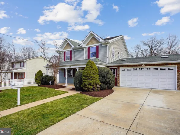 110 Courtney Dr, Manassas Park, VA 20111