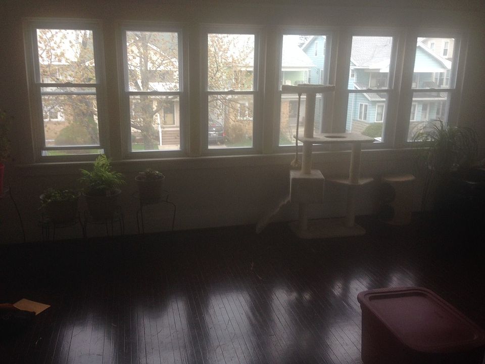 1st image of 92 Crestwood Ave
