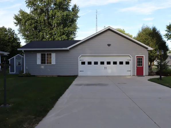 100 Hillside Ct, Russell, MN 56169