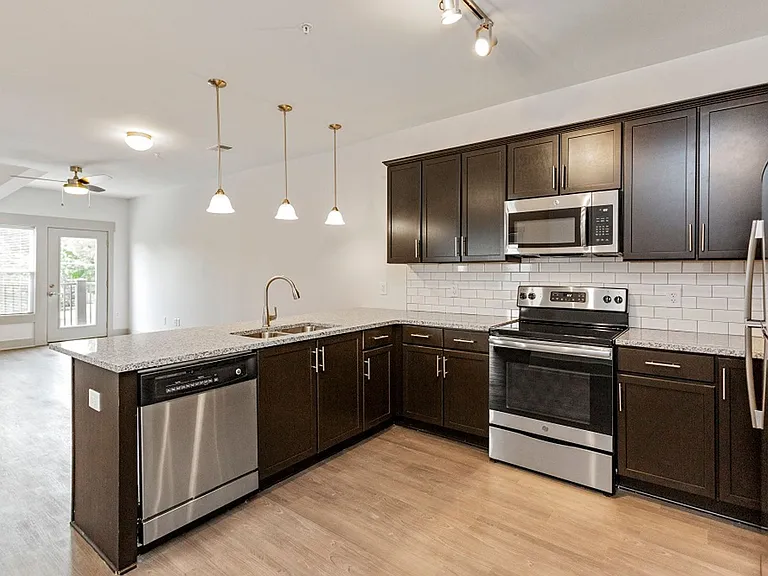 Heritage East Apartments — Photo 43