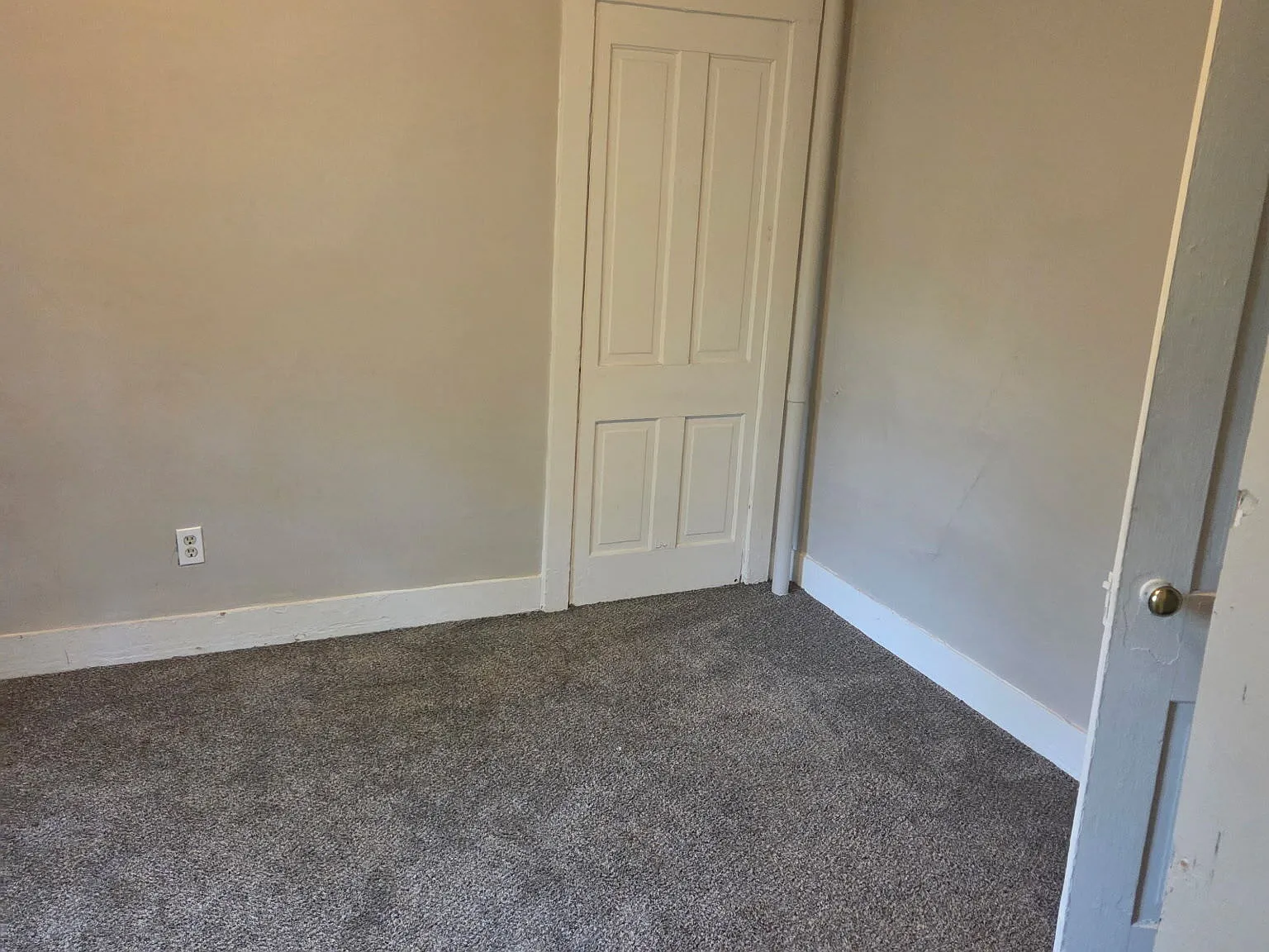 411 Barney Street — Photo 3