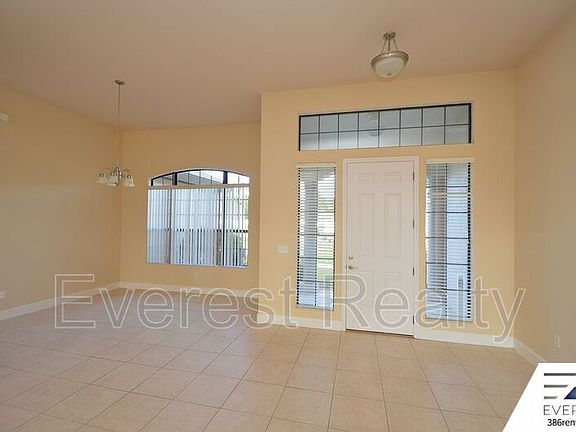 5th image of 5 Breeze Hill Ln