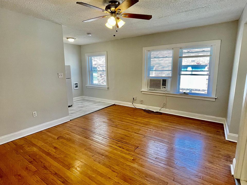 1st image of 2729 Campbell St #204