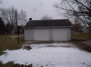 420 E Willard St, Wataga, IL 61488