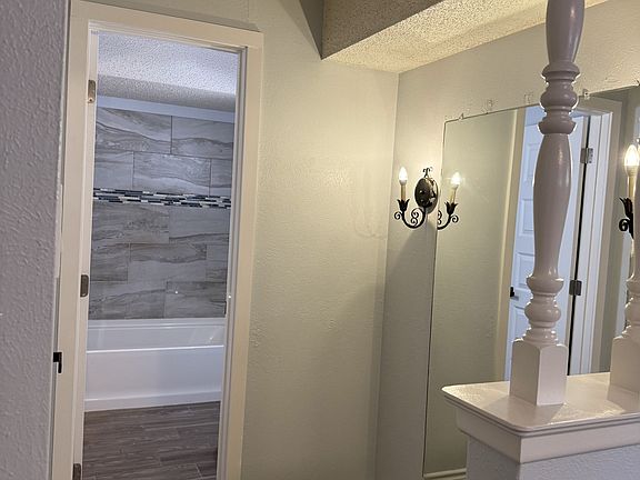 5th image of 2121 Oak Valley Ln