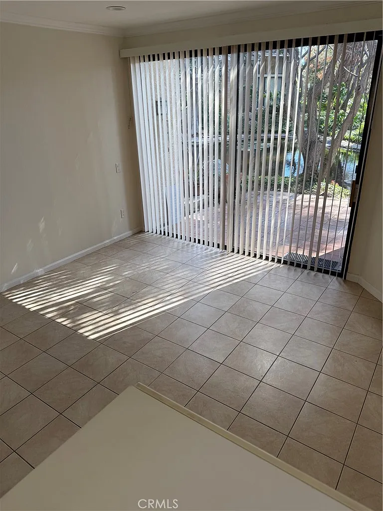 2 bed, 1204 sqft, $3,300 — Photo 4