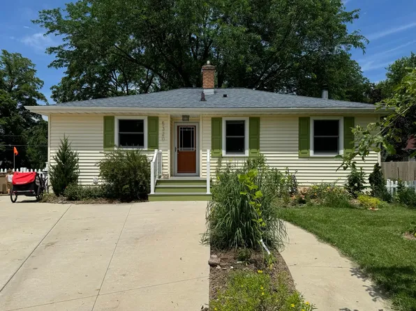 5320 Oak Crest Pl, Madison, WI 53705