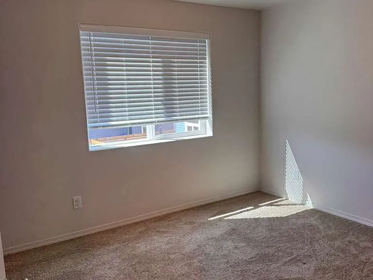 1642 Zoe Ave — Photo 13