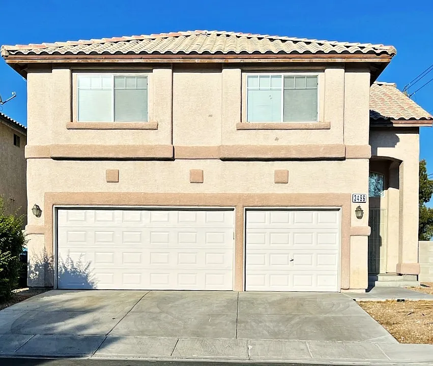 3496 Meridale Dr