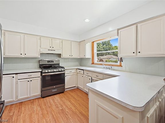 5th image of 349 Westview Ave