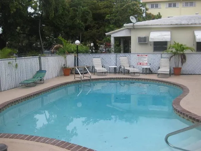 1842 Rodman St #1 — Photo 3