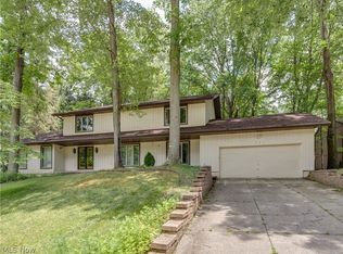 951 Rocky Ridge Dr, Akron, OH 44313