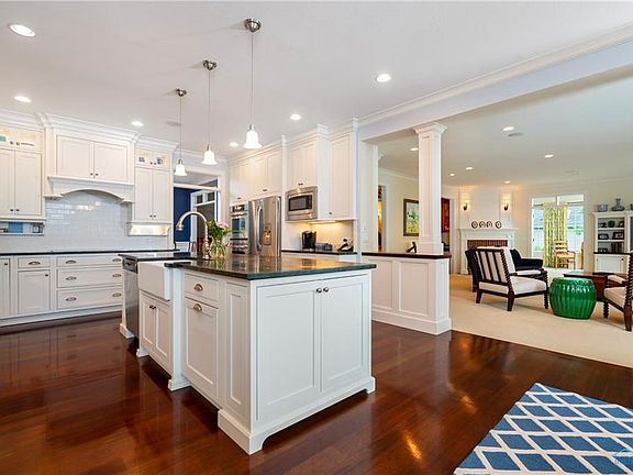 3rd image of 3214 Chapel Creek Dr