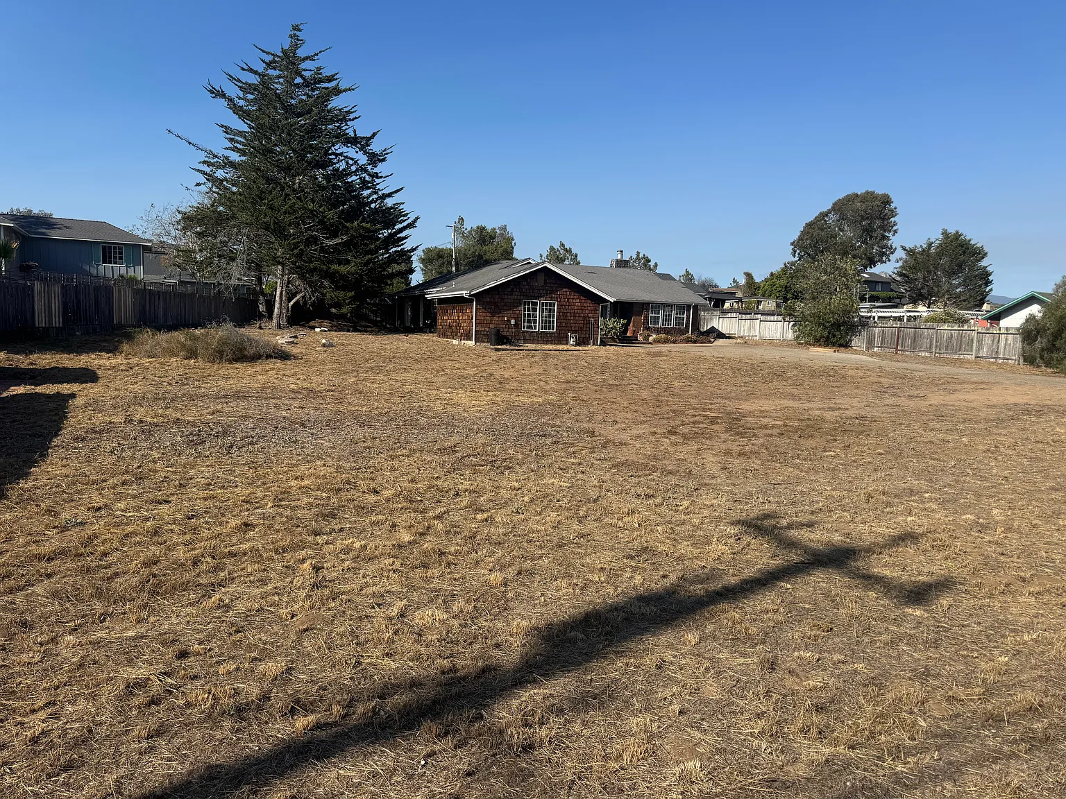 4 bed, 2.5 bath, 2363 sqft, $5,500 — Photo 3