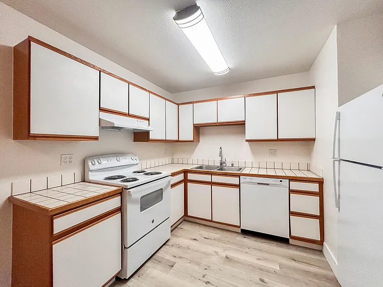 1-2 Bedroom Kitchen