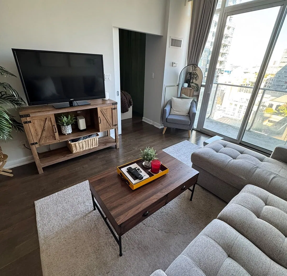 2 bed, $2,600 — Photo 4