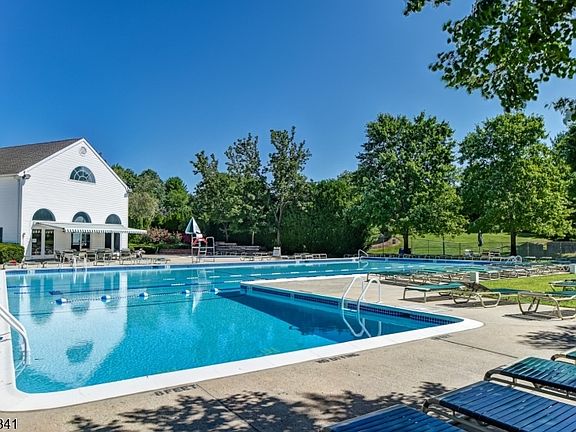 3rd image of 206 Potomac Dr