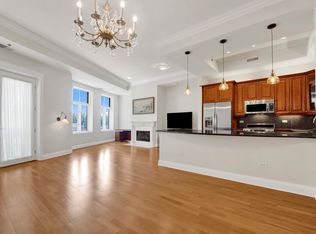 2042 N Clark St APT 3S, Chicago, IL 60614