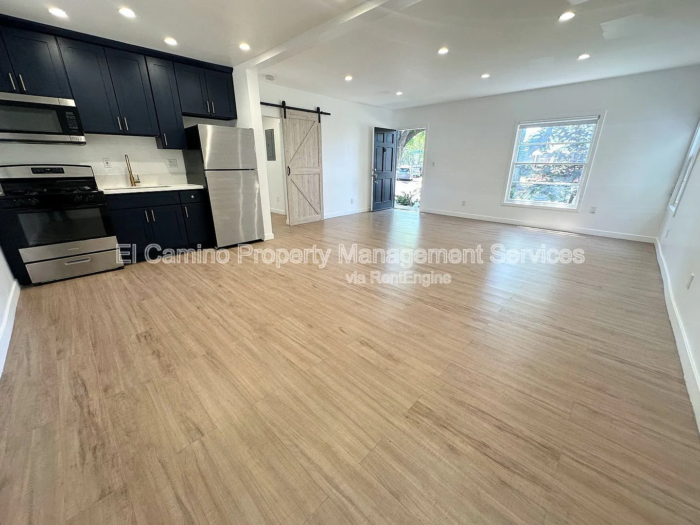 425 E Wellington Ave — Photo 3