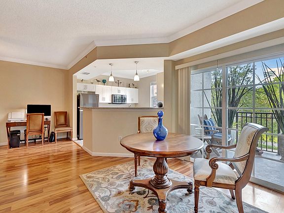3rd image of 533 NE 3rd Avenue #226