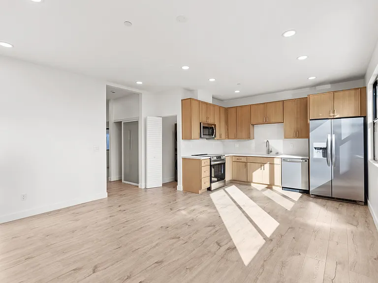 3248 Clairemont Dr #3 — Photo 5