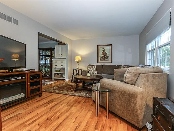 5th image of 837 Quailwoods Dr