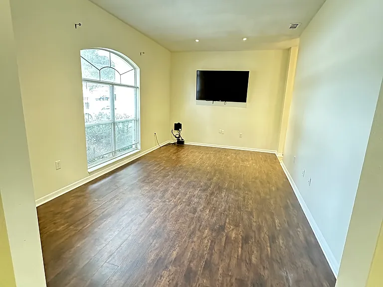 1702 Avant St — Photo 2