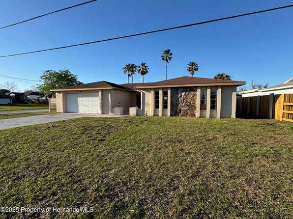 8607 Long Boat Ln, Hudson, FL 34667