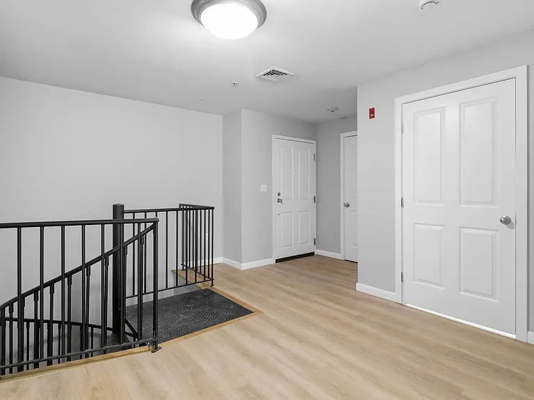 30 Franklin St #116 — Photo 13