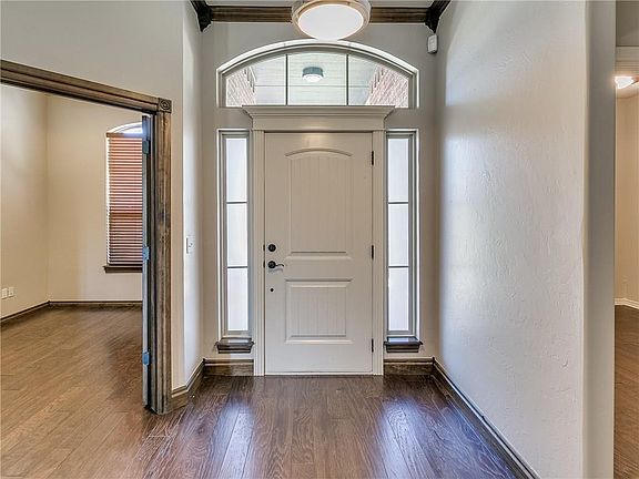 4th image of 3107 Tara Ln