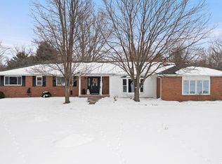 8500 Adler Rd, Lambertville, MI 48144