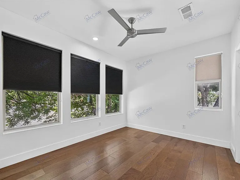 4413 Roseland Ave — Photo 13