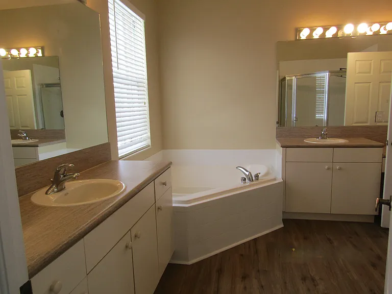 1756 SW Jamesport Dr — Photo 15