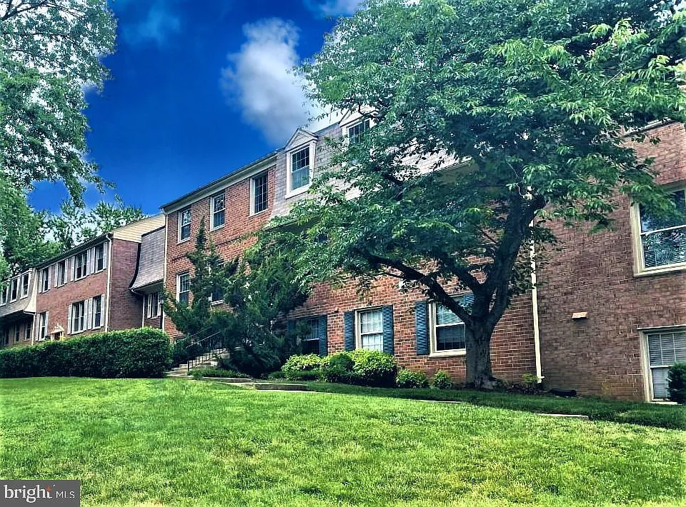 5974 Westchester Park Dr #202