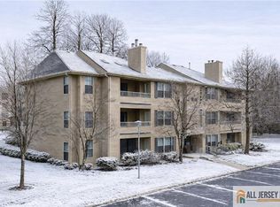 2710 Ridgefield Ct, Helmetta, NJ 08828