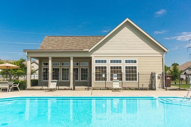 Pool Clubhouse Rear