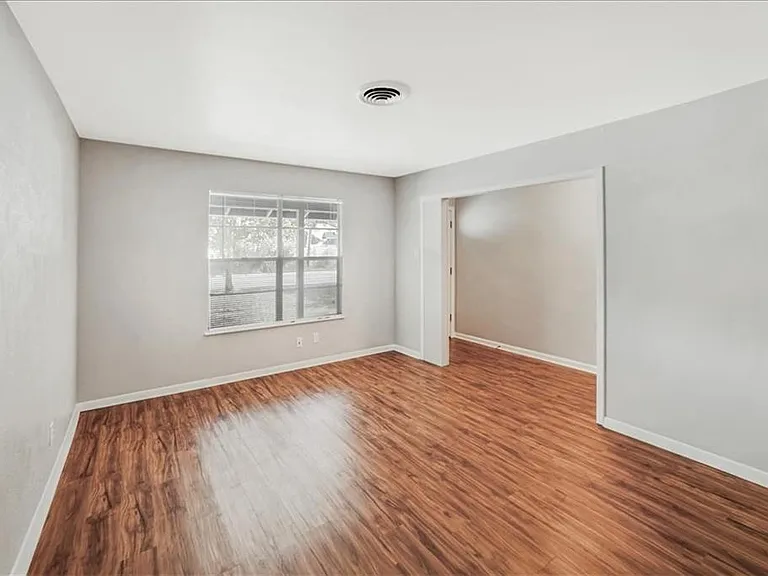6902 Geneva Dr — Photo 5
