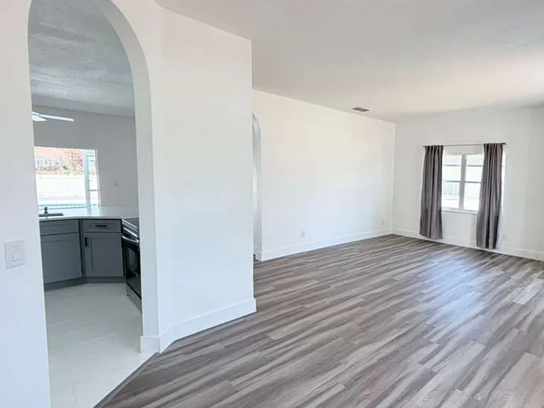 906 Berwick Dr — Photo 25